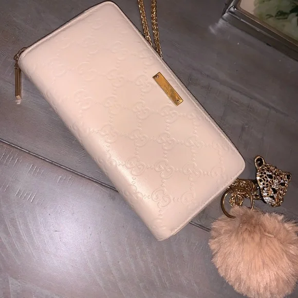 Gucci GG champagne monogram crossbody wallet - Picture 13 of 15